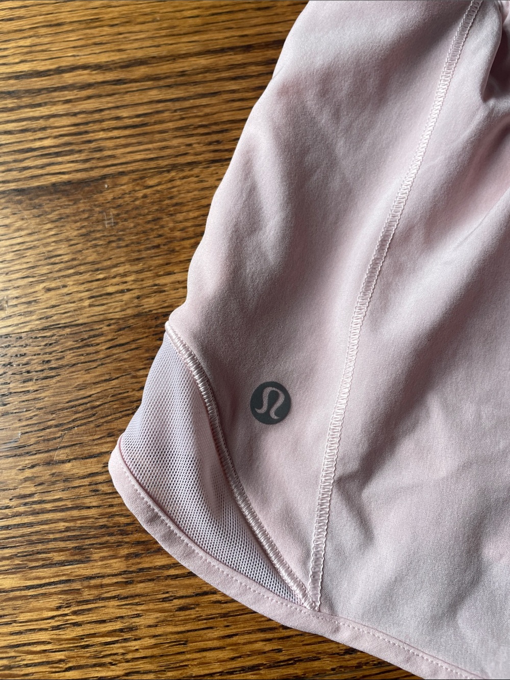 lululemon athletica Light Pink Hotty Hot High-Rise Lined Short 2.5" - Picture 4 of 5